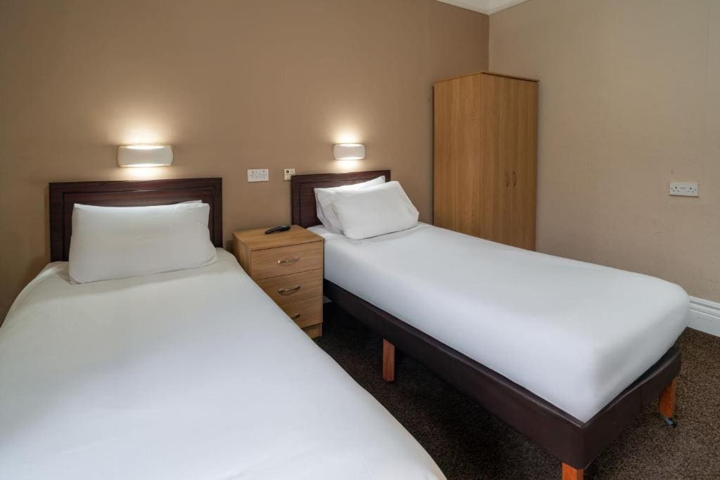 Standard Twin Room room - Image 1