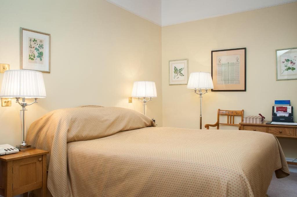 Small Double Room room - Image 1