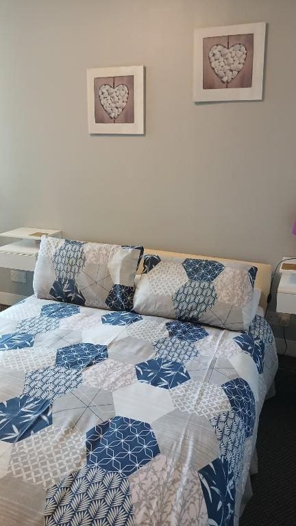 Double Room with Ensuite room - Image 2