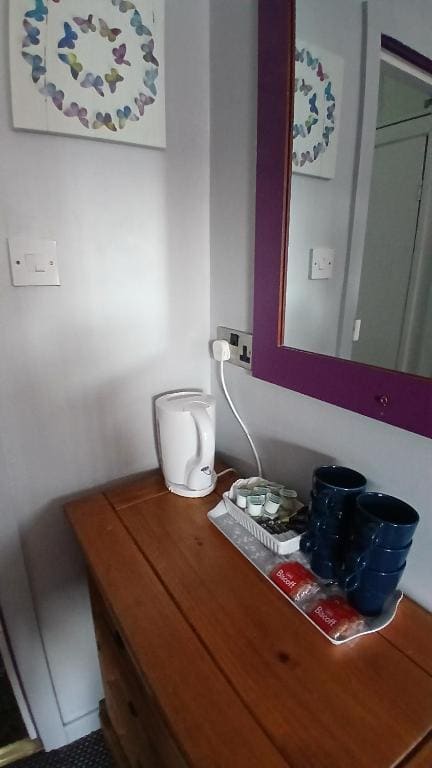 Quad Room with Ensuite room - Image 3