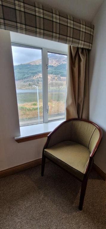 Loch View Double Room room - Image 2