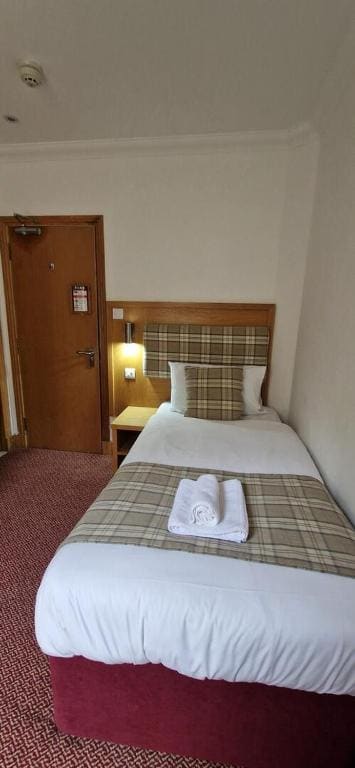 Single Room with Shower room - Image 2
