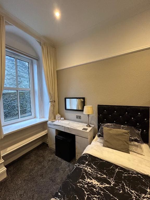 Budget Single Room room - Image 2
