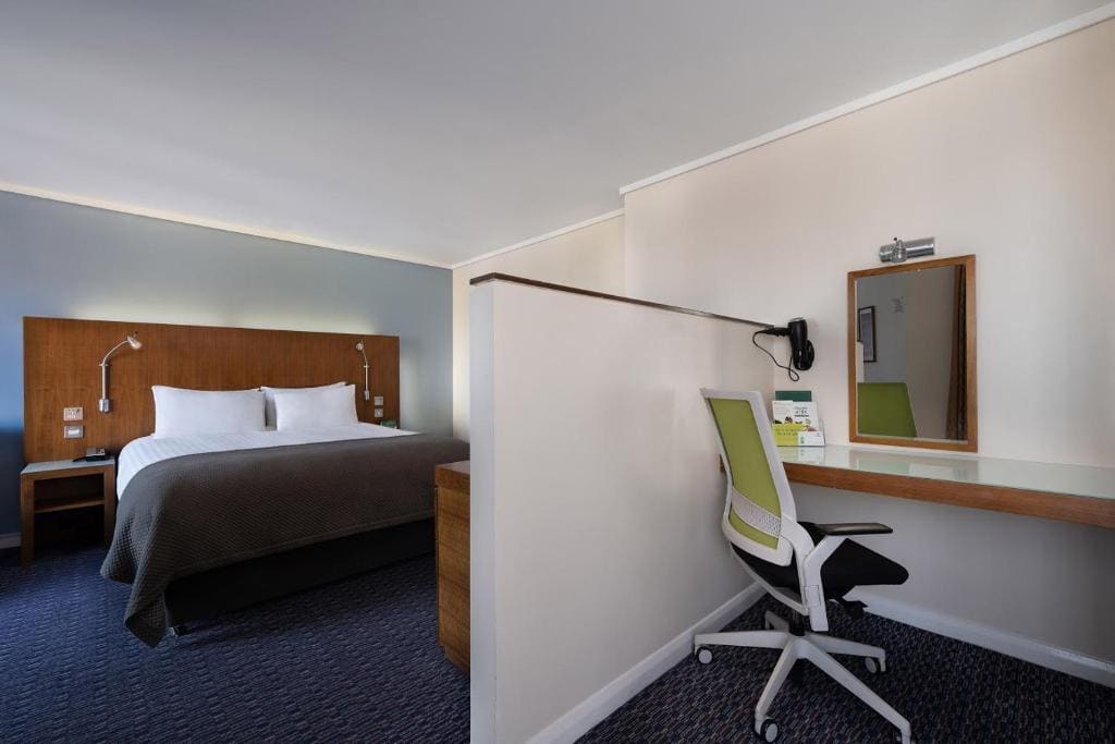 Premium King Room with View room - Image 1