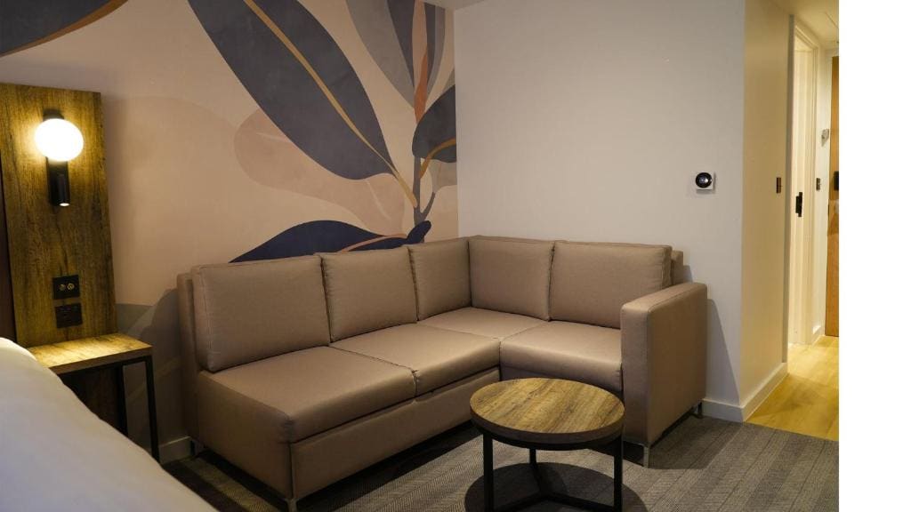 Premium Queen Room with sofa bed room - Image 1