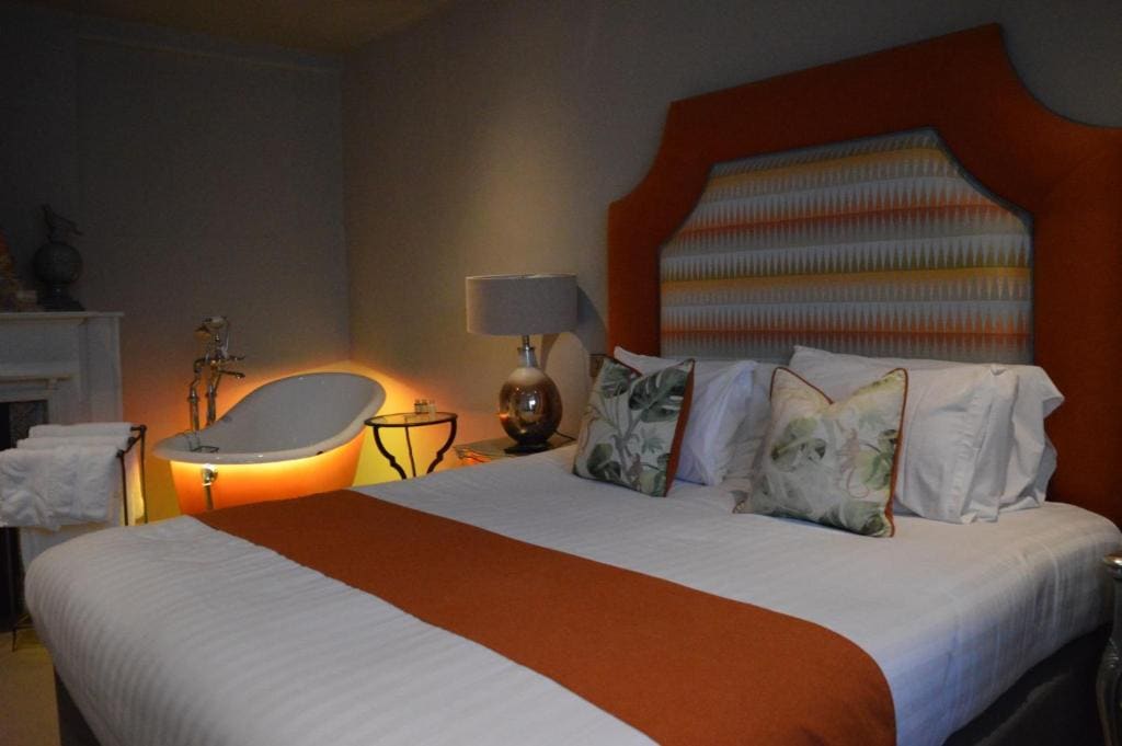 Double Room with Private Bathroom room - Image 1