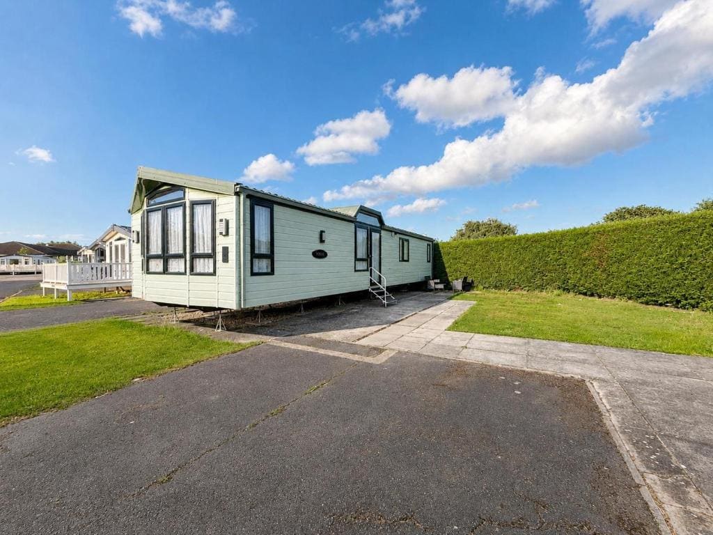 Mobile Home room - Image 3