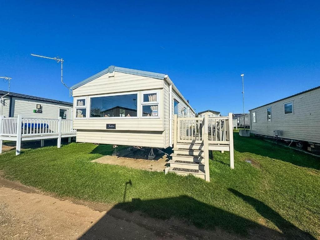 Mobile Home room - Image 2