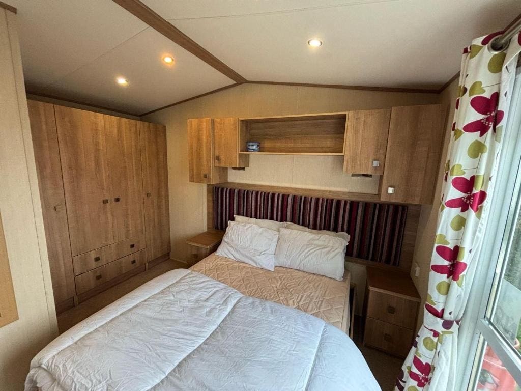 Mobile Home room - Image 1