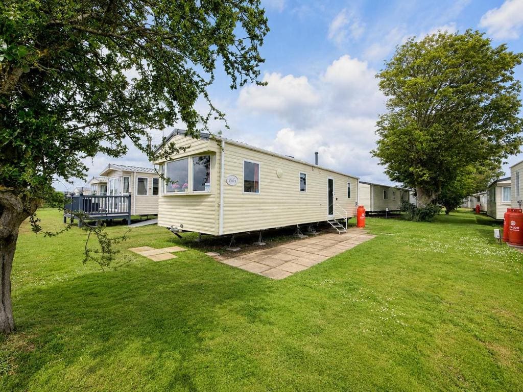 Mobile Home room - Image 1