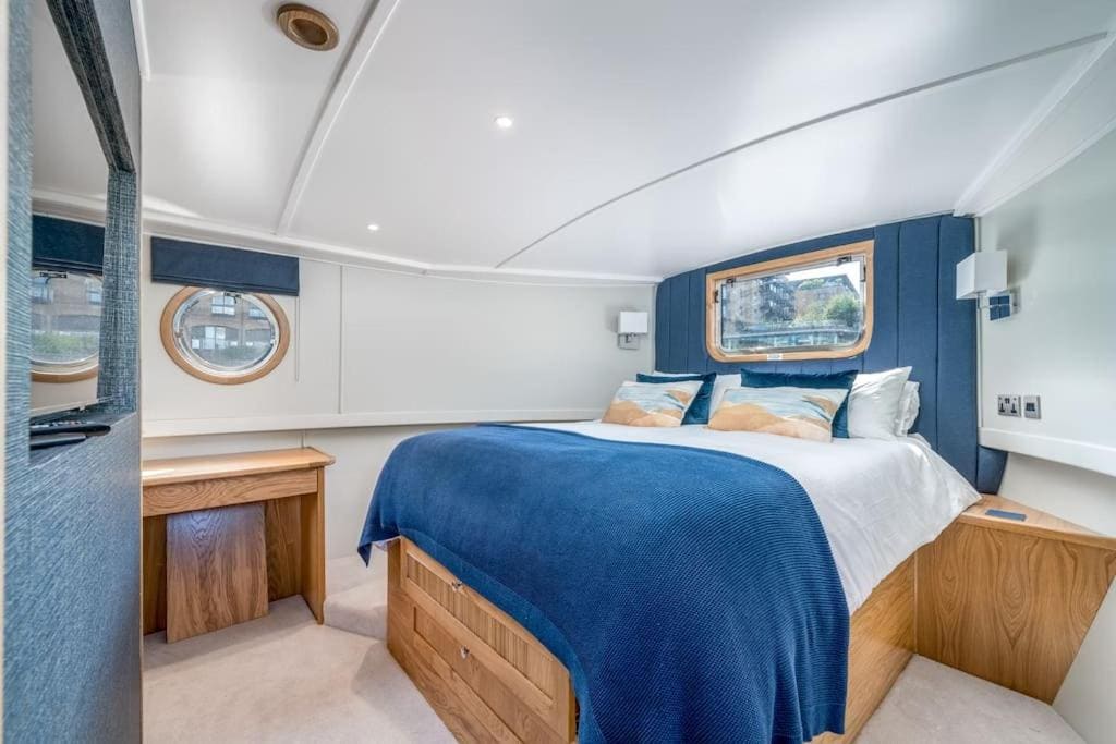 Mobile Home room - Image 1