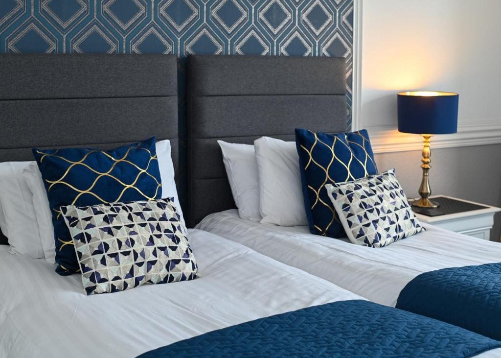 Premium Twin Room with Sea View room - Image 1