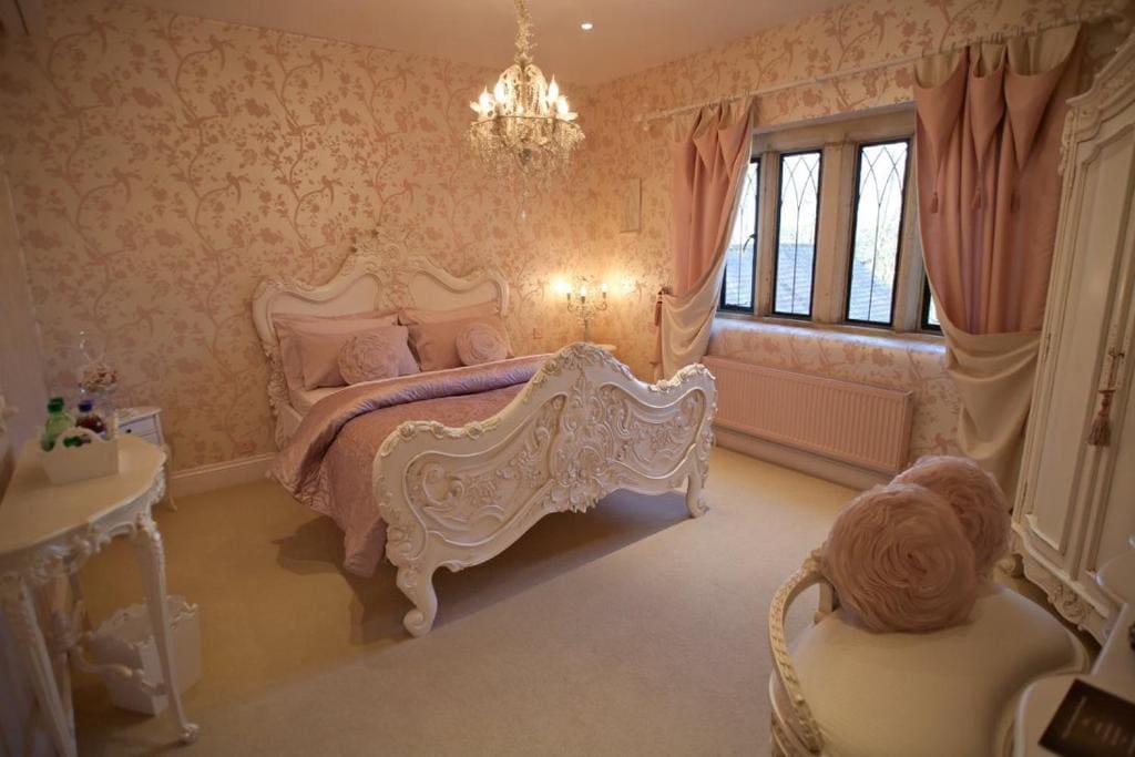 Deluxe Double Room with Bath room - Image 1