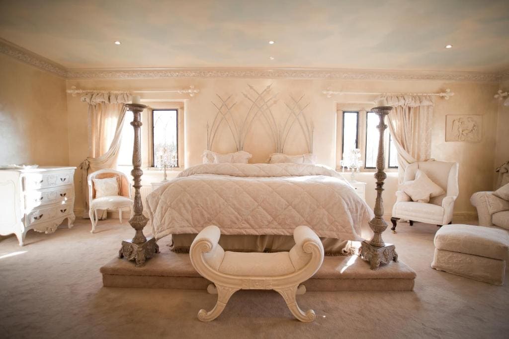 Queen Suite room - Image 3