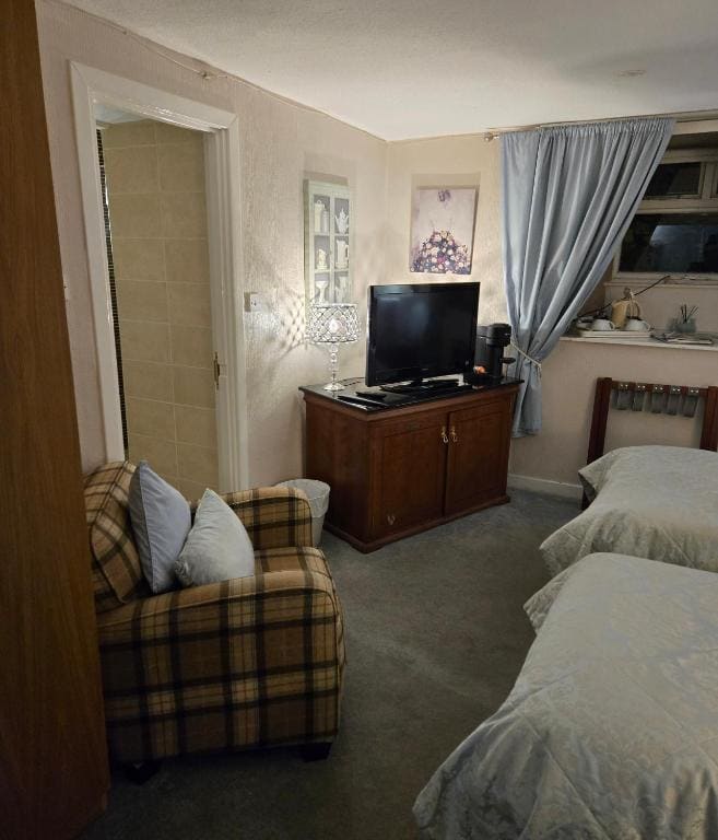 Budget Twin Room room - Image 2