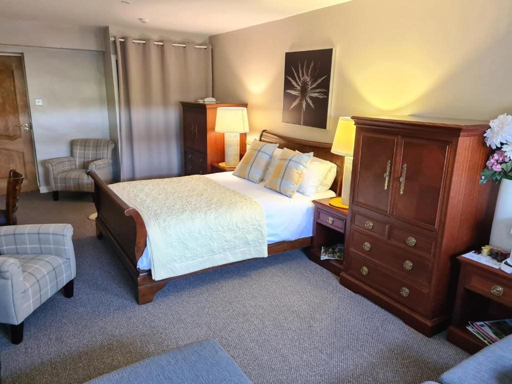 Family Room room - Image 1