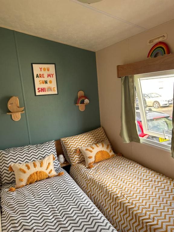 Mobile Home room - Image 3