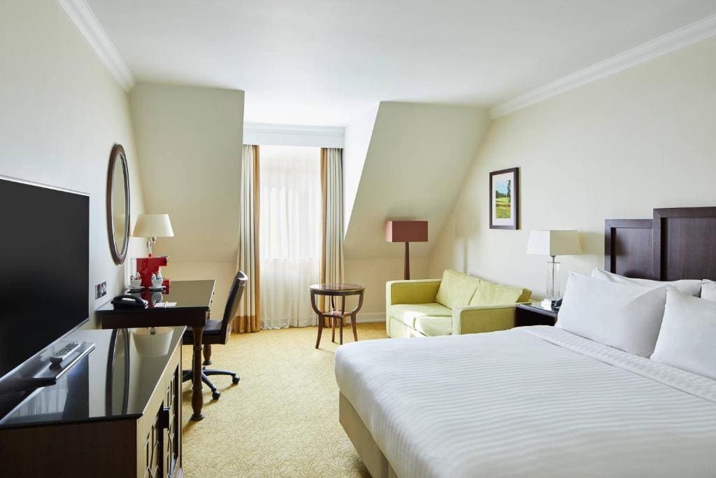 Deluxe King Room room - Image 3
