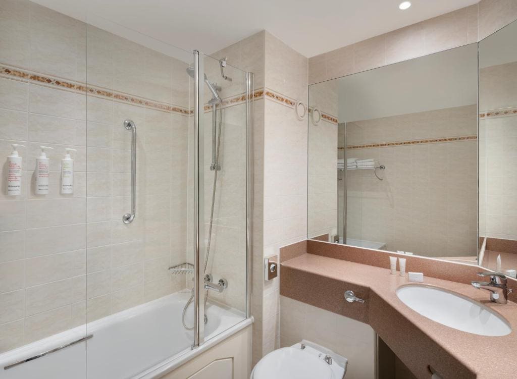 Premium King Room with Sofa Bed room - Image 2