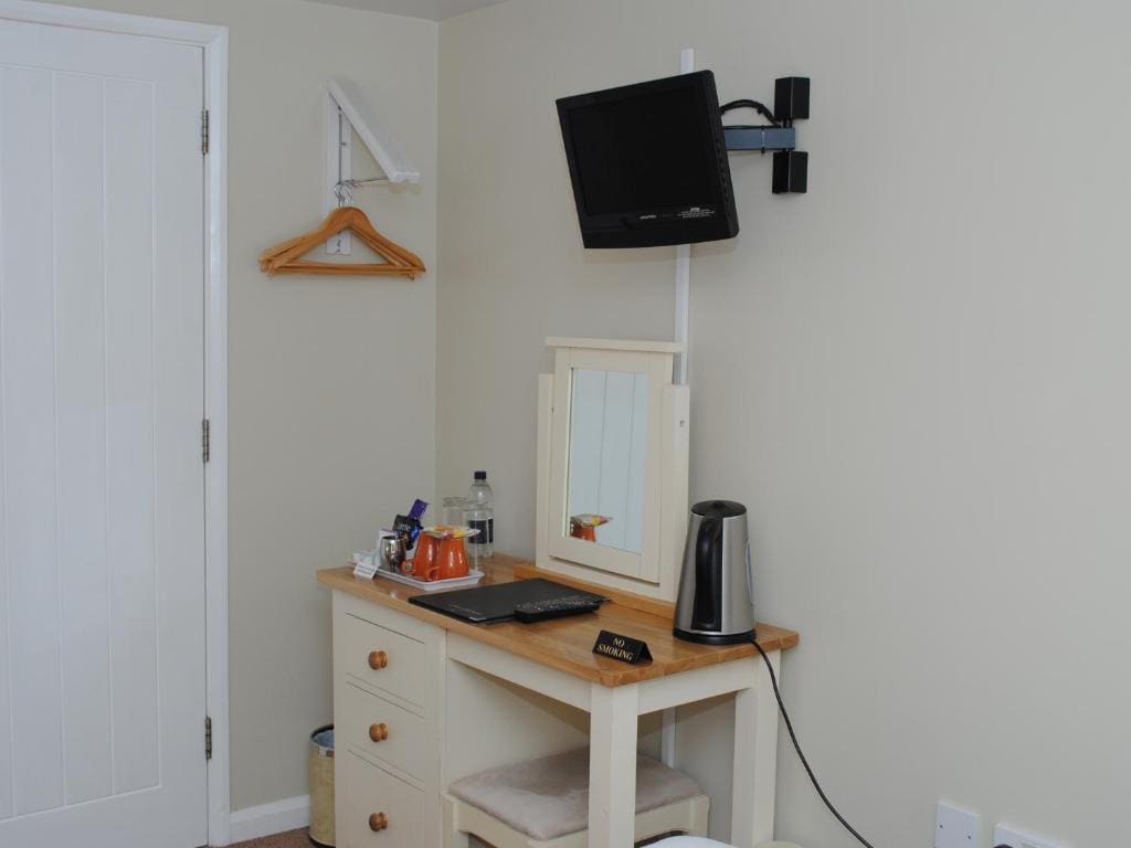 Small Double Room room - Image 3