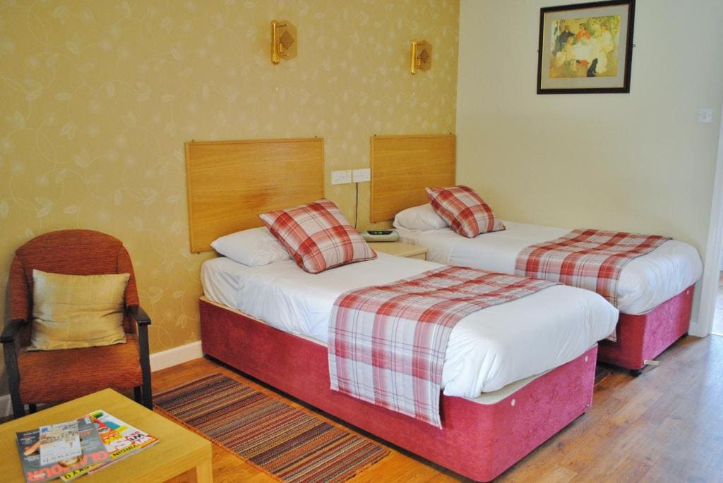 Standard Twin Room room - Image 1