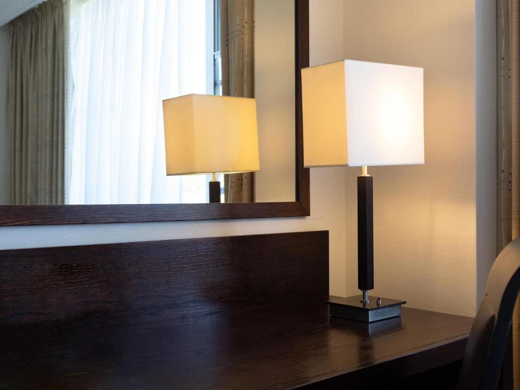 Classic Family Room room - Image 2