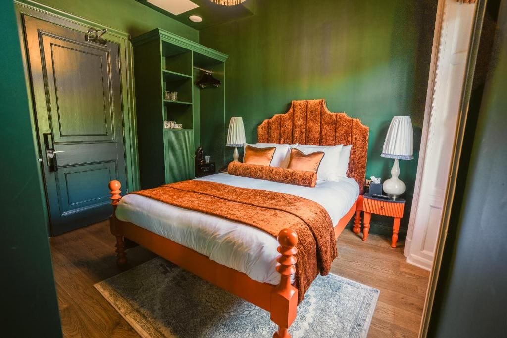Deluxe King Room room - Image 3