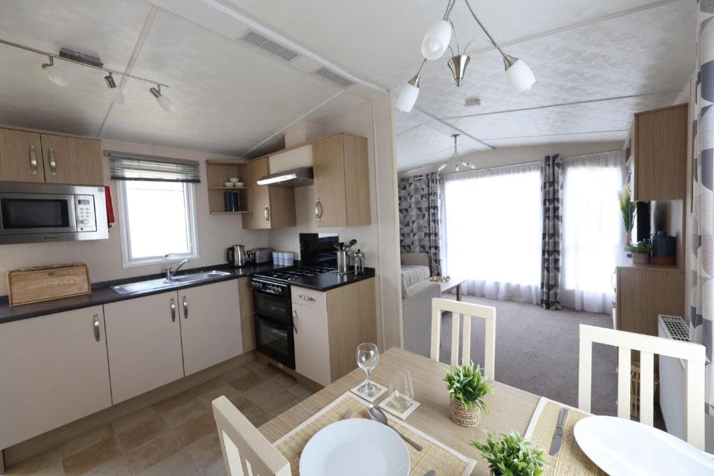 Vacation Home room - Image 3