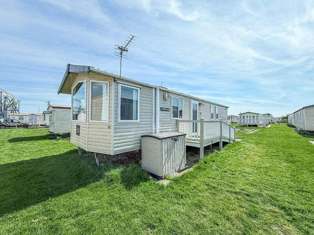 Mobile Home room - Image 1