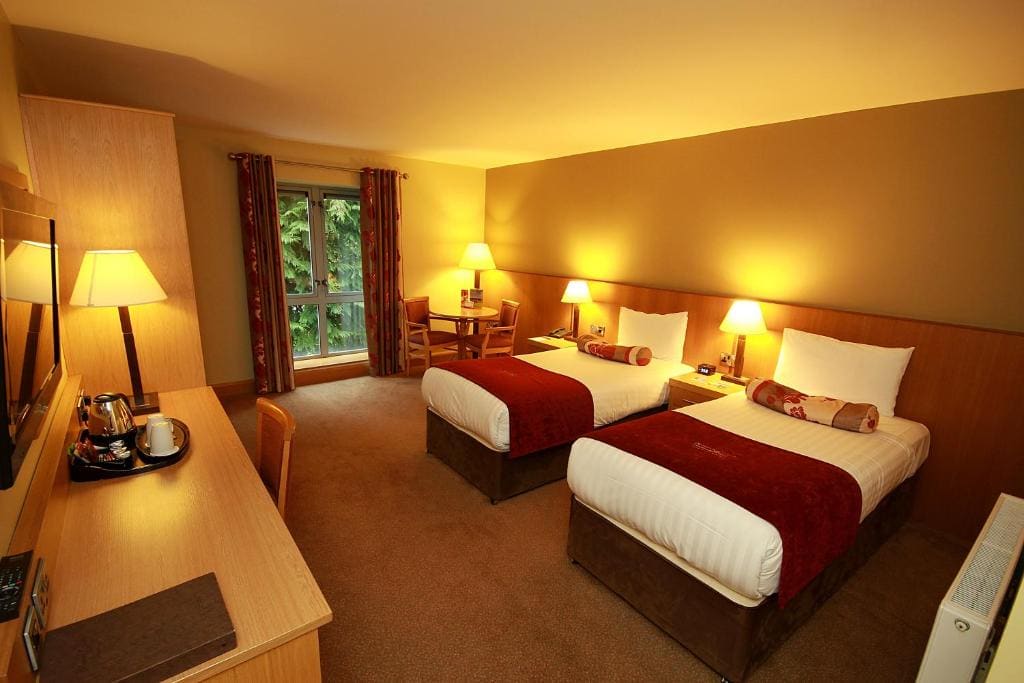 Superior Twin Room room - Image 2