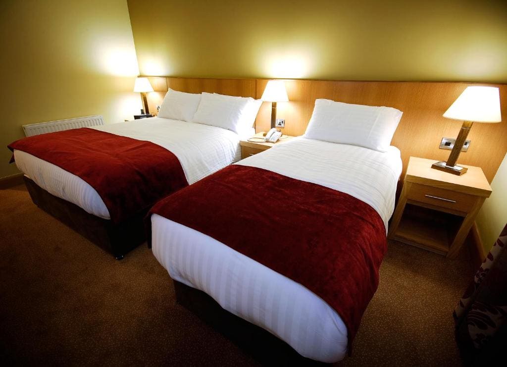 Superior Triple Room room - Image 1