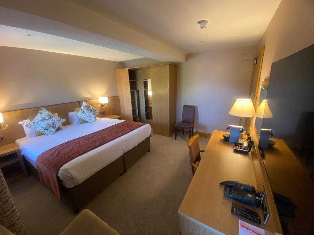 Superior Family Room room - Image 1