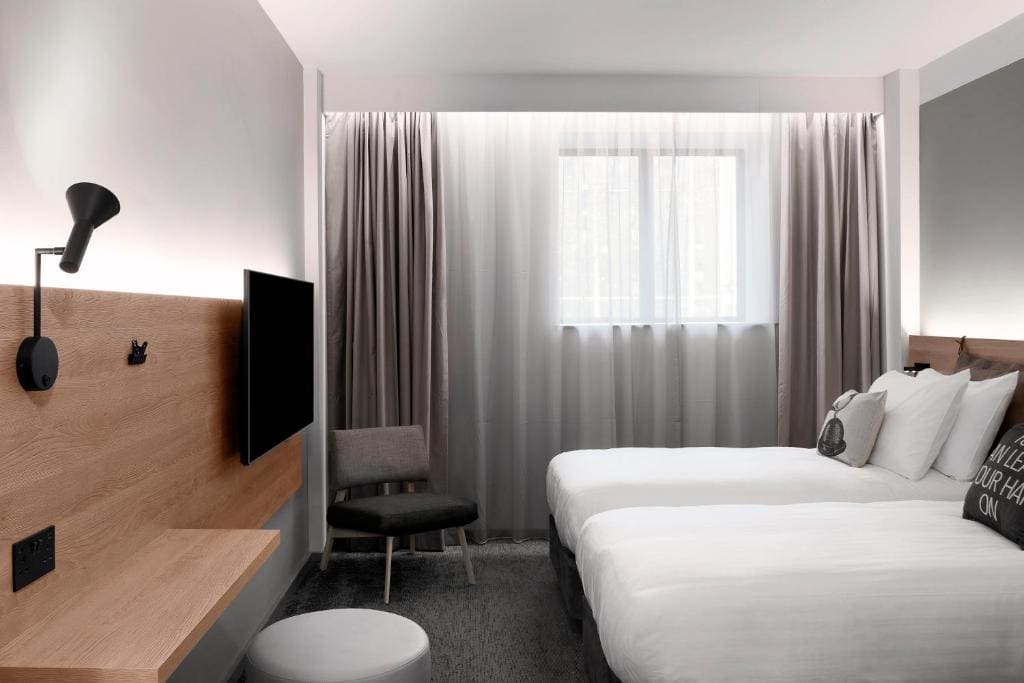 Moxy Sleeper, Guest room, 1 King room - Image 1