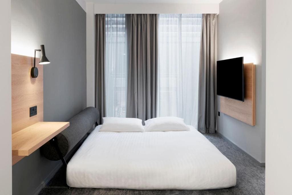 Moxy Sleeper Family, Guest room, 1 King room - Image 2