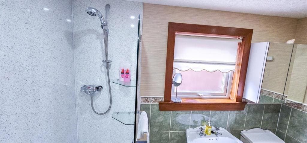 Basic Triple Room room - Image 2
