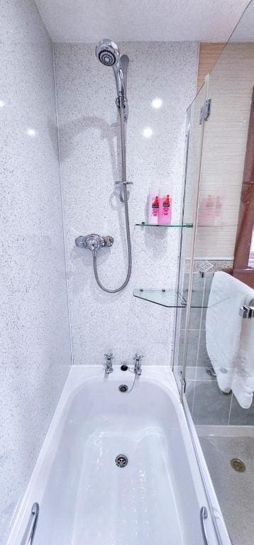 Basic Triple Room room - Image 1
