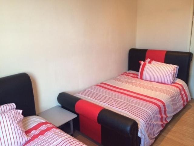 Family Room room - Image 1