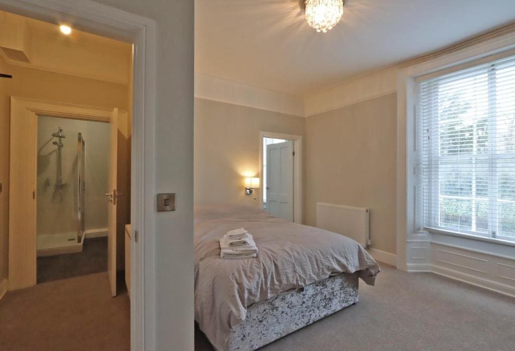 King Room room - Image 1