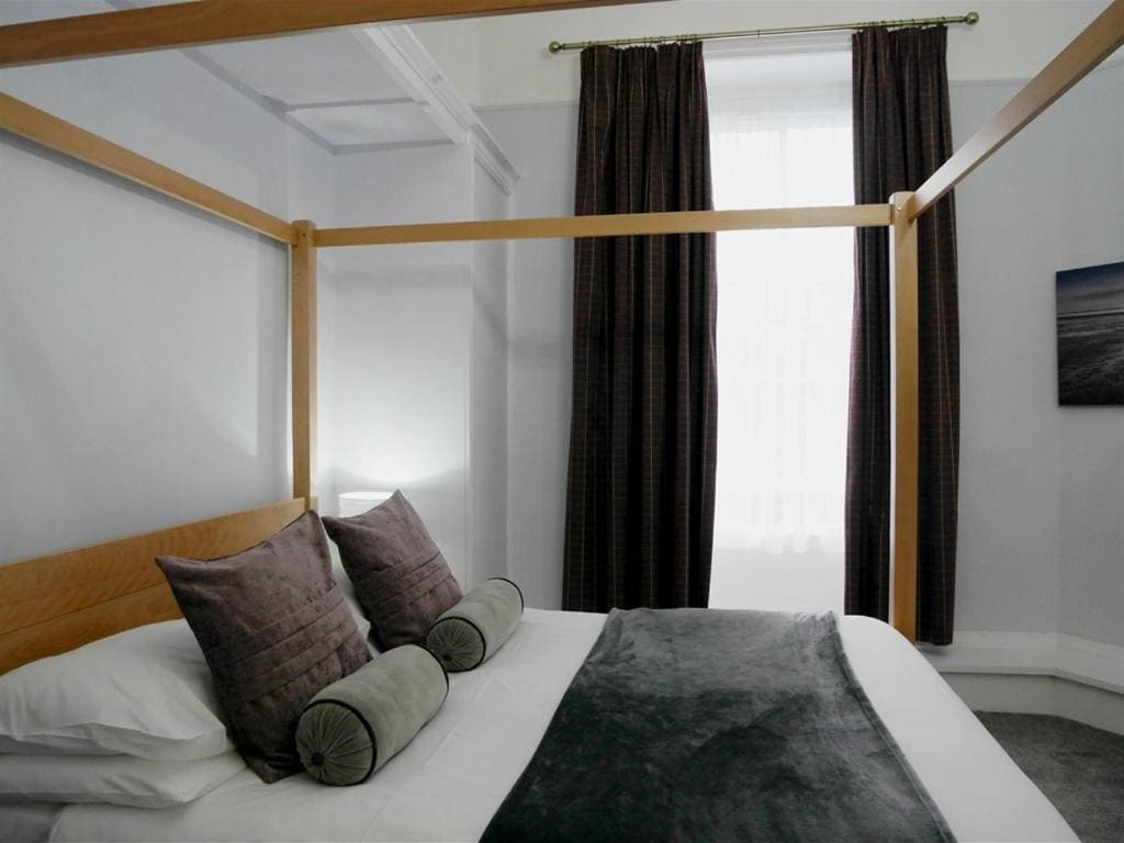 Double Room with Private Bathroom room - Image 2