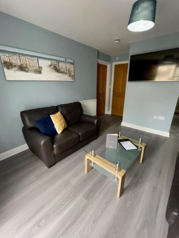 Two-Bedroom Superior Apartment room - Image 3