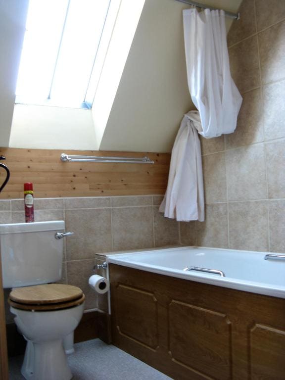 Cider Loft Cottage - Self-Catering room - Image 1