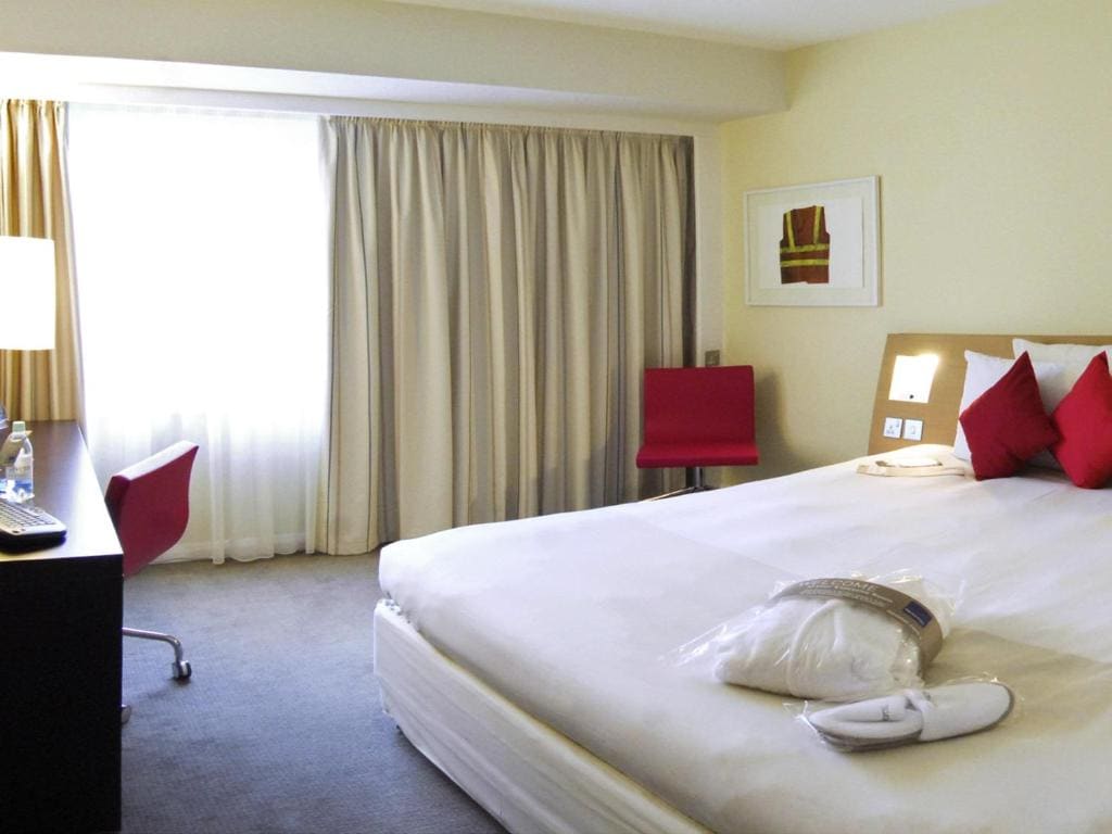 Executive Queen Room with Sofa room - Image 2