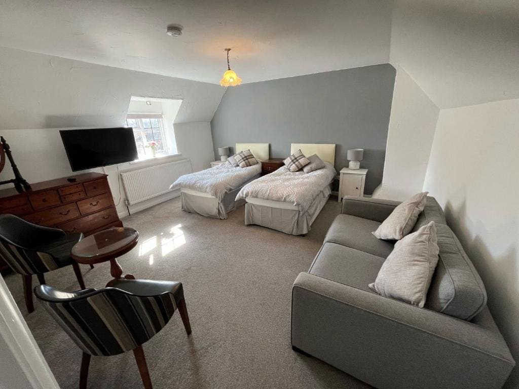 Family Room with Bath room - Image 1