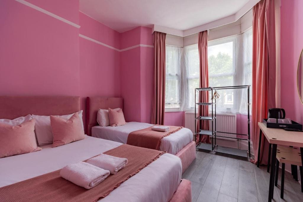 Standard Triple Room room - Image 1