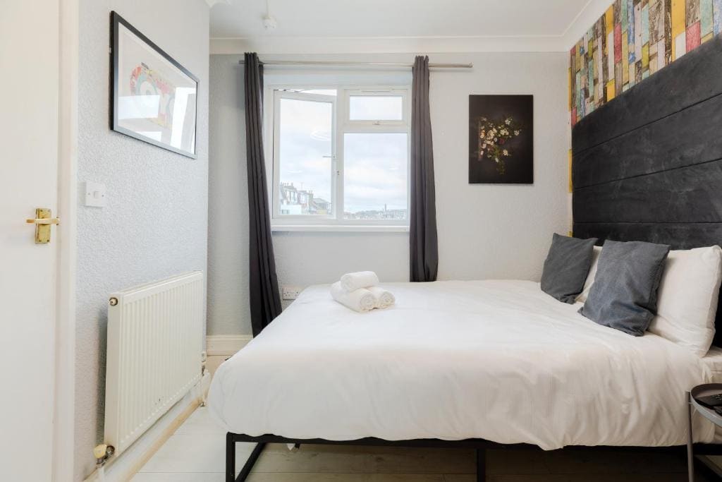 Double Room with Private Bathroom room - Image 2
