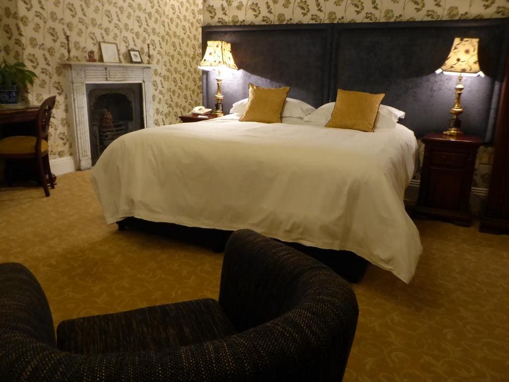 Superior Double or Twin Room room - Image 3