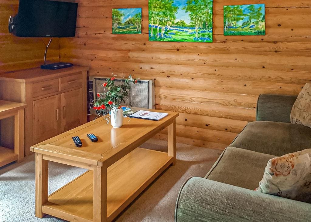 Two-Bedroom House room - Image 3