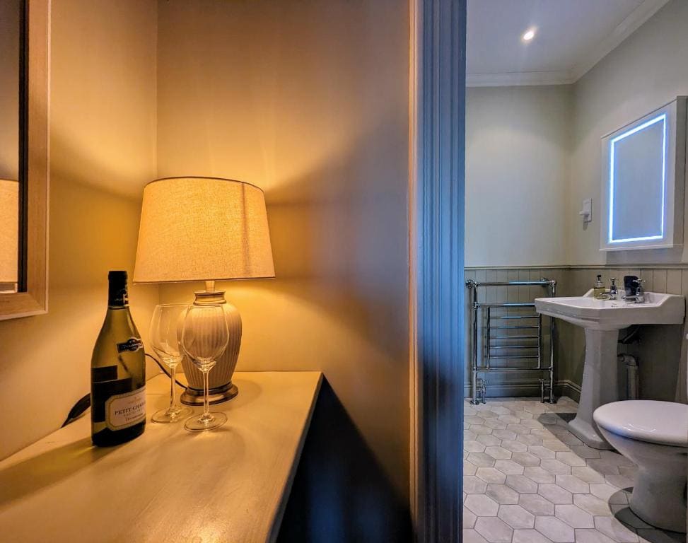 Small Double Room room - Image 2