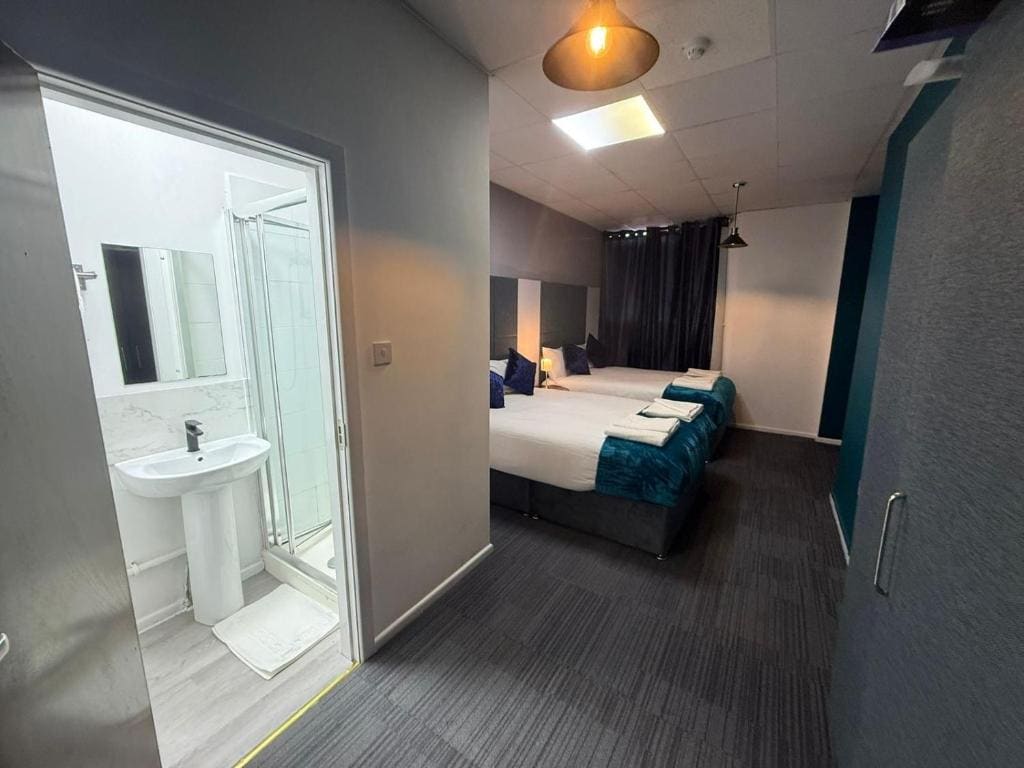 Deluxe Twin Room room - Image 2