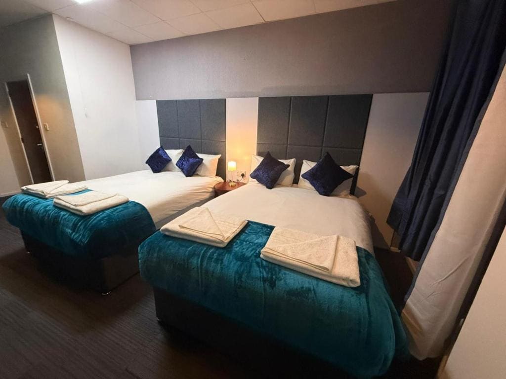 Deluxe Twin Room room - Image 1